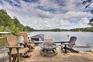 Patio | Lake Sinclair Access