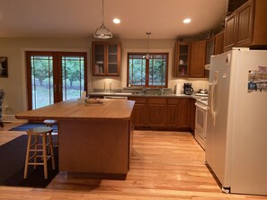 Spacious open kitchen 