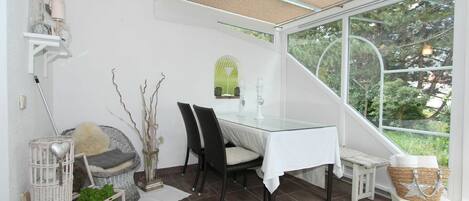 Propriété, Meubles, Bâtiment, Table, Plante, Design Intérieur, Bois, Architecture, Sol, Sol