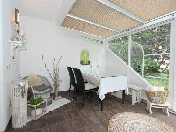 Propriété, Meubles, Bâtiment, Table, Plante, Design Intérieur, Bois, Architecture, Sol, Sol