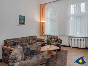 Wohnzimmer mit Schlafcouch