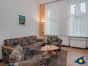 Wohnzimmer mit Schlafcouch