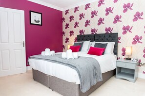 Bedroom 1 - Double Bed or Twin Beds