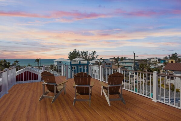 Rooftop Deck