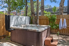 Bain à remous extérieur