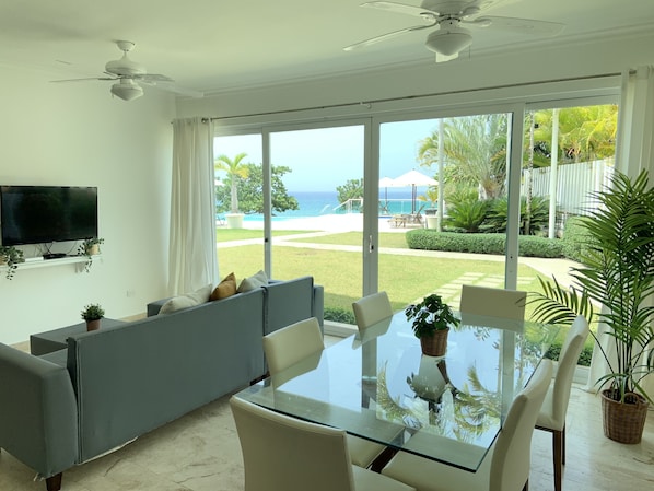 Great pool and ocean view