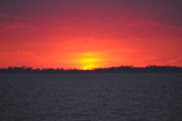 sunset pic from the dock, no filter!