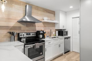 Gorgeous kitchen and finishes making your beach vacation even better!