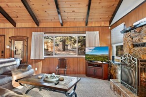 Cozy cabin to gather with family