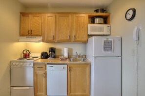 Full kitchen
