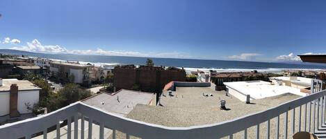 180 degree ocean views