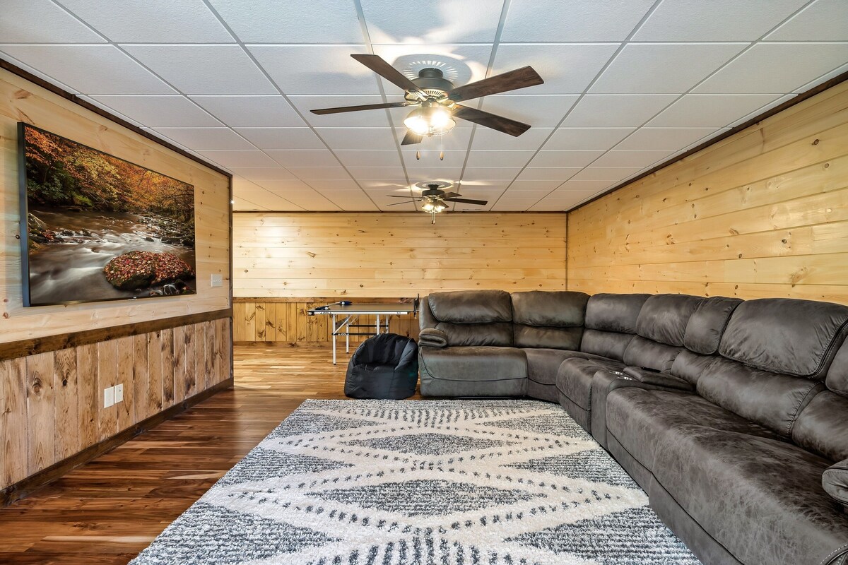 Summer Specials! ➖Hot Tub➖Outdoor Fireplace➖Fire Pit ➖Blue Ridge