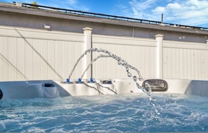 Bain à remous extérieur