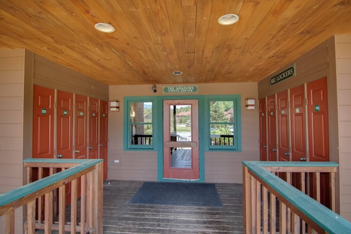 Mountainside Getaway at Deer Park Resort