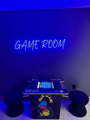 Step back in time with our multicade arcade game at Lake Wedowee! Packed with classic favorites, it’s perfect for friendly competitions and nostalgic fun. A great way to chase high scores or relive childhood memories.