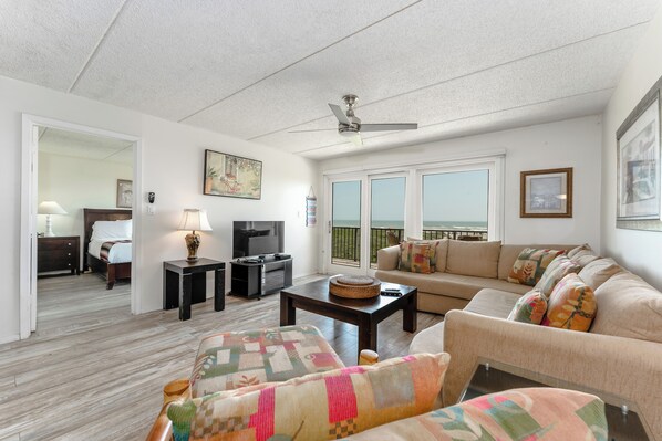 Have you ever wanted to live life with a postcard perfect view? Now you can, with this stunning beach-view condo! Relax in your own living room and enjoy the beauty of the Gulf of Mexico