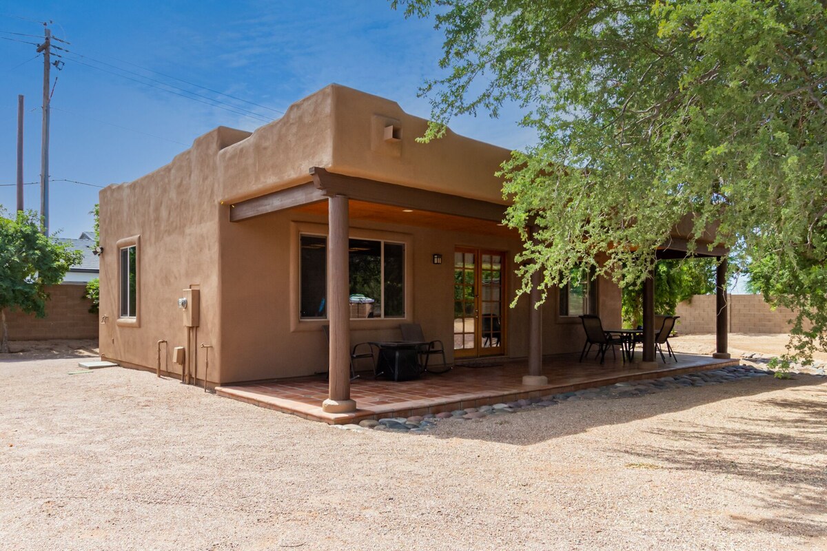 Private Casita, 1 acre, large heated pool, BBQ, RV/Boat parking, Close to lakes