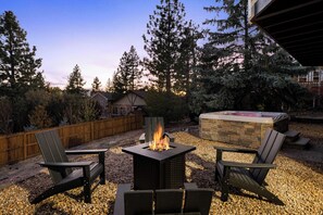 Get Ready For Ultimate Relaxation And Fun With Your Family! On The Southwest Side Of The House, We Have A Fantastic Hot Tub And A Cozy Fire Pit Just Waiting For You. It's The Perfect Spot To Unwind And Create Unforgettable Memories Together.