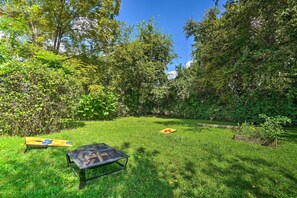 Backyard | Fire Pit | Cornhole