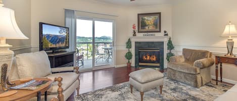 Interior Beauty – Between the gleaming wood floors, the fireplace and the comfortable furniture, you’ll know you’ve chosen a first class residence for your Pigeon Forge getaway.