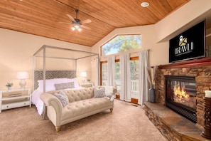 Extra Large Primary Suite with King Bed, Private Deck and Gas Fireplace