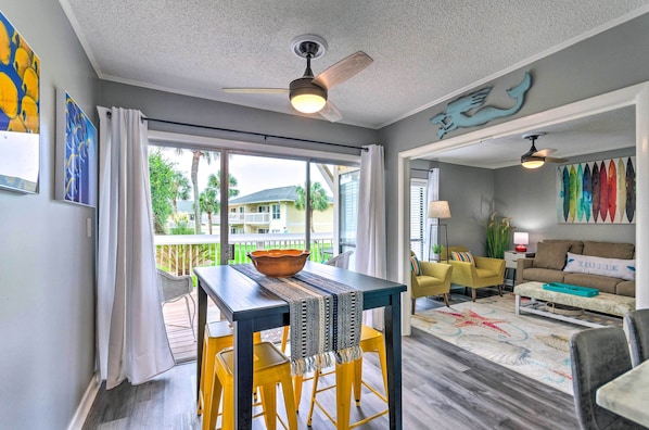 Destin Vacation Rental | 1BR | 1BA | 629 Sq Ft | 2 Steps Required for Access