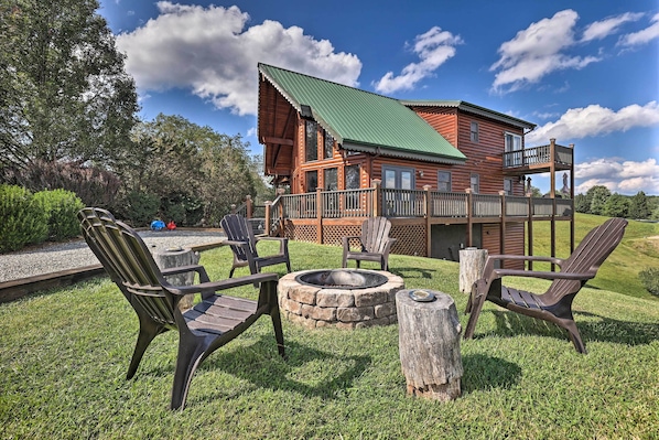 Piney Creek Vacation Rental | 3BR | 3BA | 2,000 Sq Ft | Stairs Required