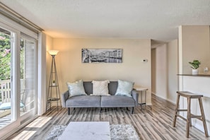 Living Room | Smart TV