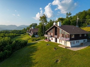 Welcome to Chalet in the Sky! Soak up the sunshine and fresh mountain air while enjoying elevated comfort and sweeping summer views—your perfect high-altitude getaway awaits! ☀️