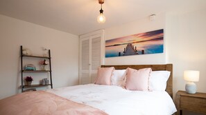 Bedroom One, Hillside Cottage, Bolthole Retreats