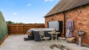 Hot Tub, Swifts Retreat, Bolthole Retreats