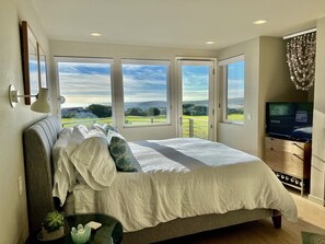 Captain’s Quarters with CA king Casper mattress, quality bedding & epic views.