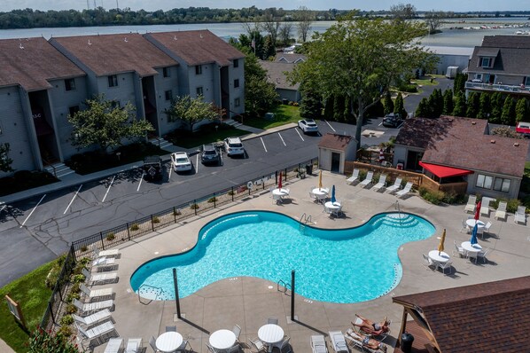 Resort Style Pool with Hot tub and gas grills. Great for those hot summer days.