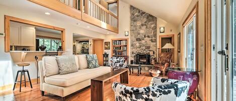 Mountain Dale Vacation Rental | 3BR | 2.5BA | 3,800 Sq Ft | Stairs Required