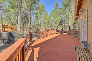 Private Back Deck | Gas Grill