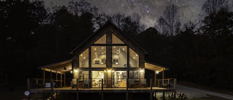 Mountain Meadows Lodge - Starry night in the mountains.