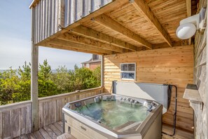 Bella Casa Hit Tub