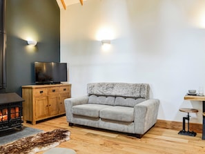 Living area | Cullew Bothy, Kirriemuir