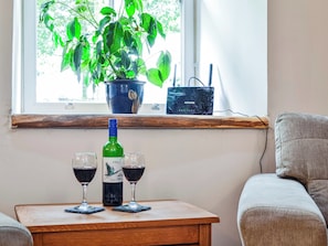 Living area | Cullew Bothy, Kirriemuir
