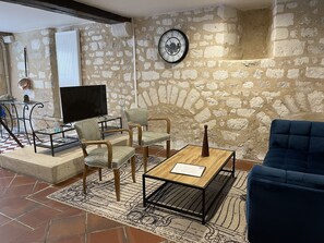 Living Room / Lounge