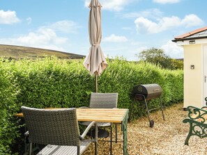 Sitting-out-area | Withymead Cottage, Withypool