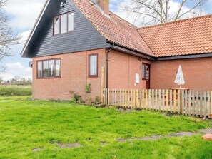 Exterior | Riverside Cottage, Loddon