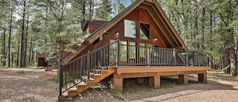 Pinetop Vacation Rental | 4BR | 2BA | 1,730 Sq Ft | Steps Required to Enter