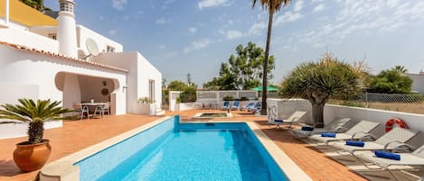 Superb Carvoeiro Villa | Casa Cinco Cupulas | 7 Bedrooms | Perfect for Larger Groups