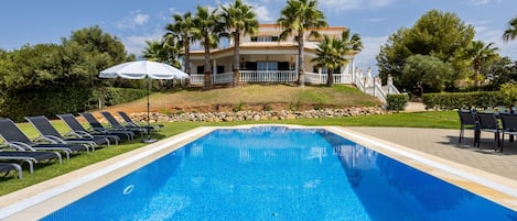 Luxury Algarve Villa | 4 Bedrooms | Villa Salvador | Pool Table | Private Pool | Pera