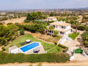 Luxury Algarve Villa | 4 Bedrooms | Villa Salvador | Pool Table | Private Pool | Pera