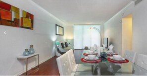 One bed Tides 2nd floor Hollywood Beach Miami (4075)