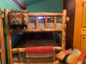 Queen Bunks sleep 4