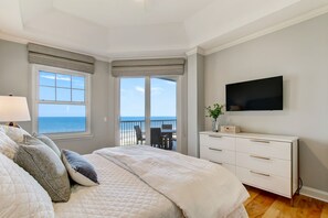 Serene Master Suite with Oceanfront Views, King Size Bed, Flat Screen TV And Balcony Access