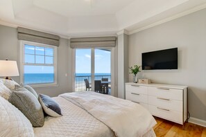 Serene Master Suite with Oceanfront Views, King Size Bed, Flat Screen TV And Balcony Access